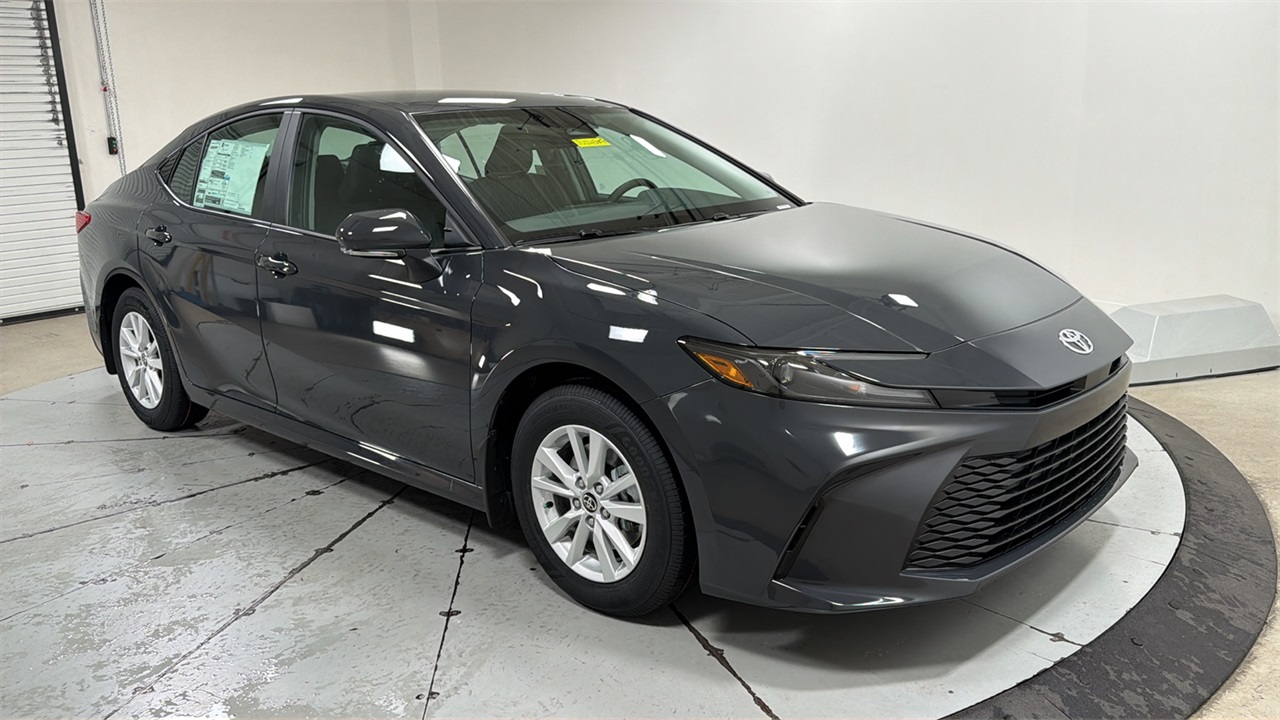2026 Toyota Camry LE photo 3