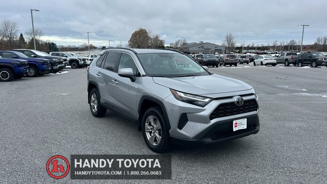 2023 Toyota RAV4 XLE's photo
