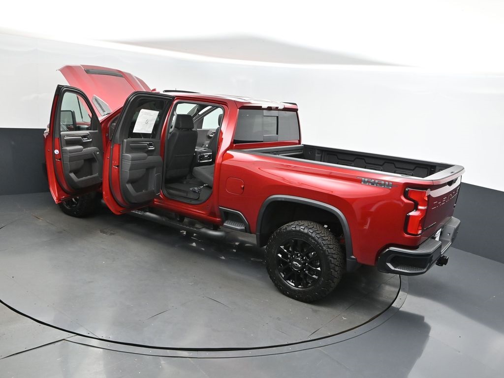 2025 Chevrolet Silverado 2500HD LTZ photo 2