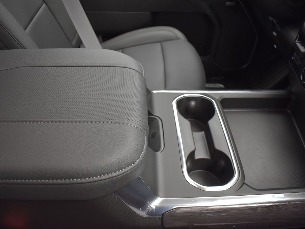 2025 Chevrolet Silverado 2500HD LTZ photo 28