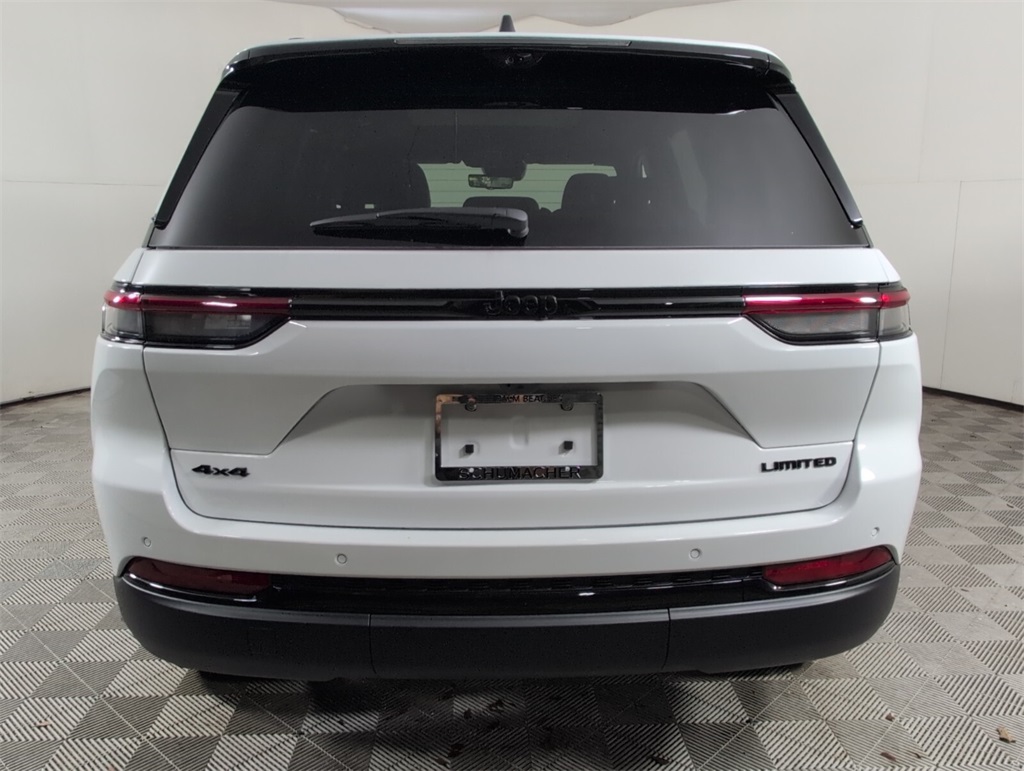 new 2025 Jeep Grand Cherokee car, priced at $44,585