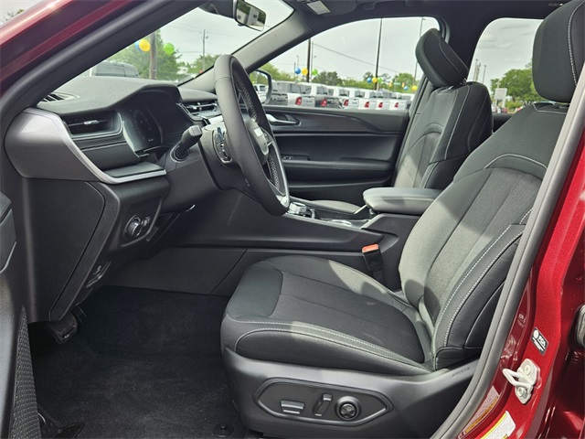 2025 Jeep Grand Cherokee Laredo X 4x2