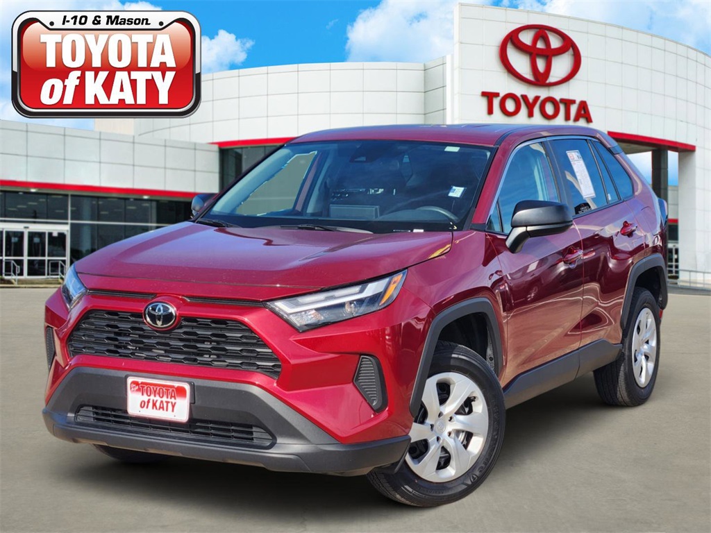 2025 Toyota RAV4 LE's photo