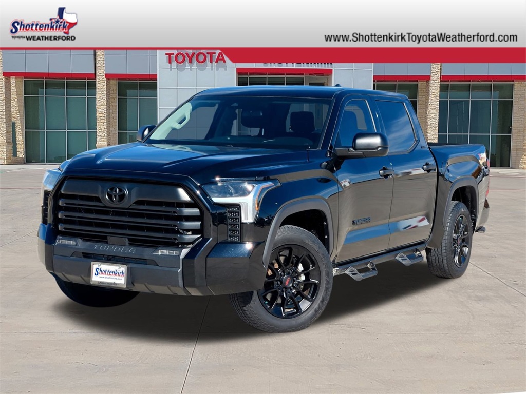 2022 Toyota Tundra SR5's photo