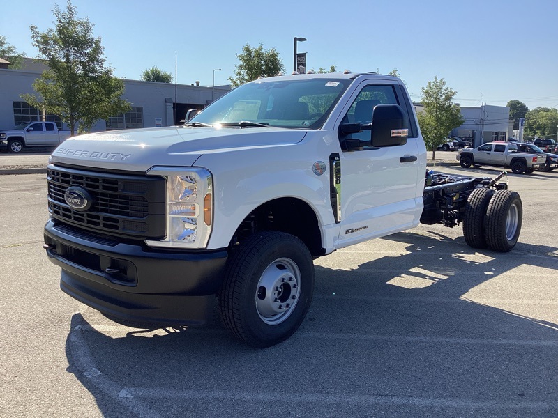 2024 Ford F-350 photo 3