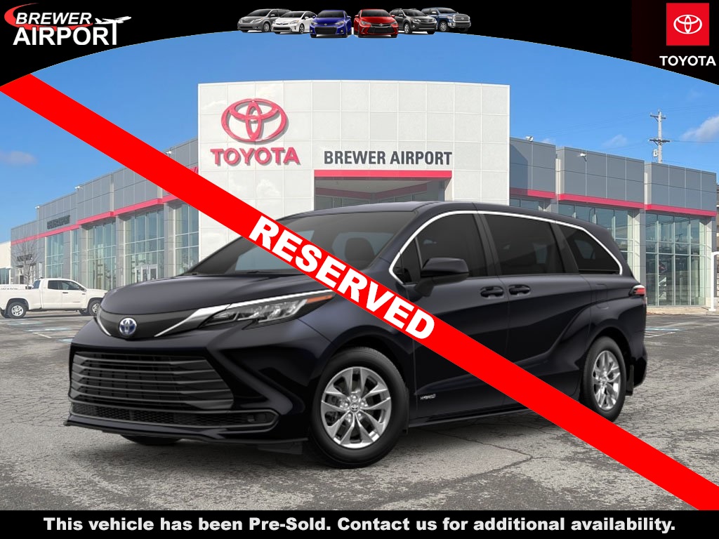 2026 Toyota Sienna LE's photo