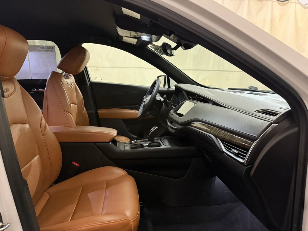 used 2022 Cadillac XT4 car, priced at $24,197