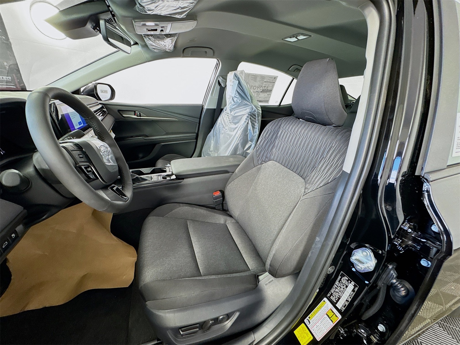 2025 Toyota Camry LE photo 9