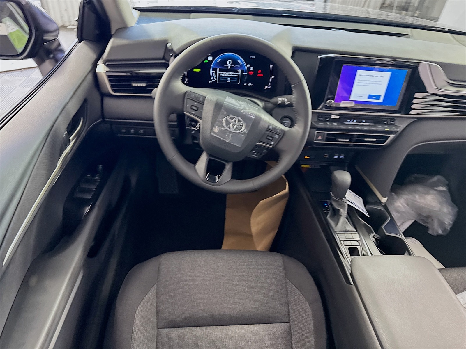 2025 Toyota Camry LE photo 11