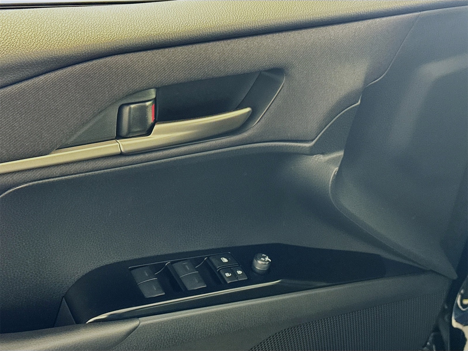 2025 Toyota Camry LE photo 12