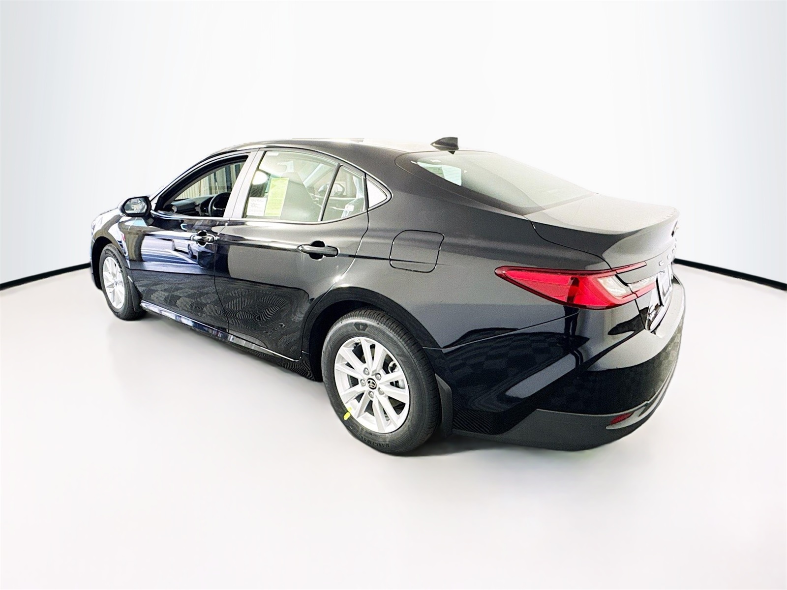2025 Toyota Camry LE photo 2