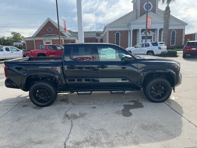 2025 Toyota Tacoma SR5 Double Cab photo 4