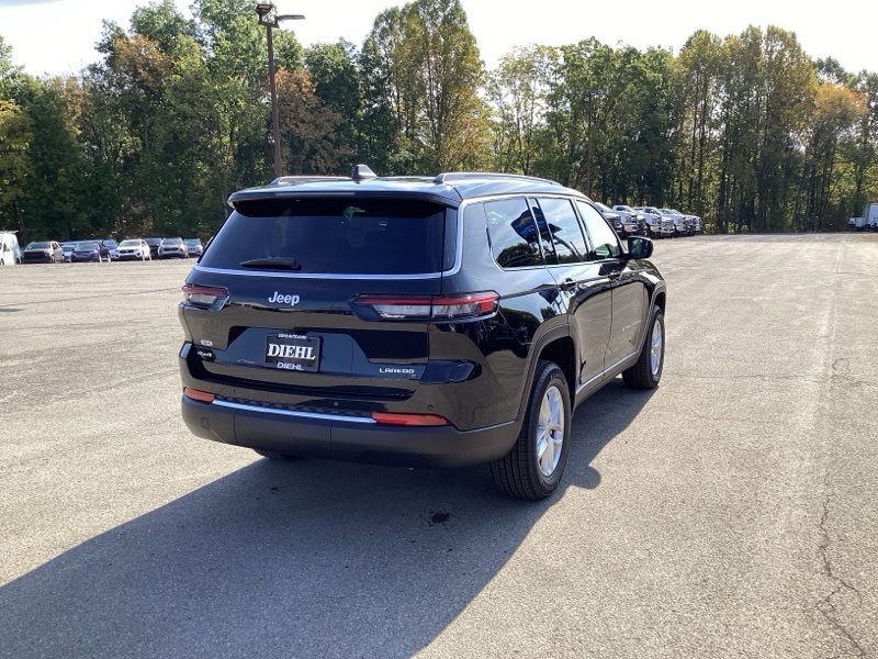 2025 Jeep Grand Cherokee Laredo photo 4