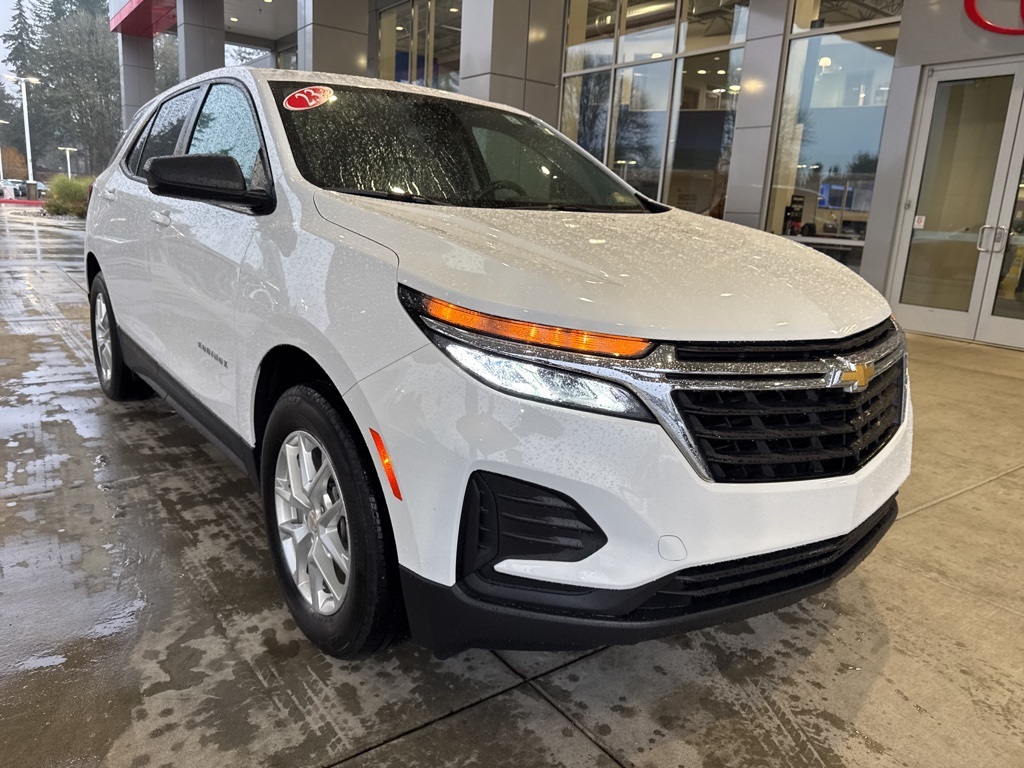 2023 Chevrolet Equinox LS's photo