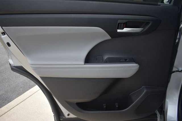 2024 Toyota Highlander XLE photo 10