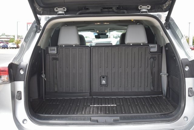 2024 Toyota Highlander XLE photo 14
