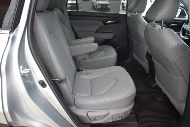 2024 Toyota Highlander XLE photo 17