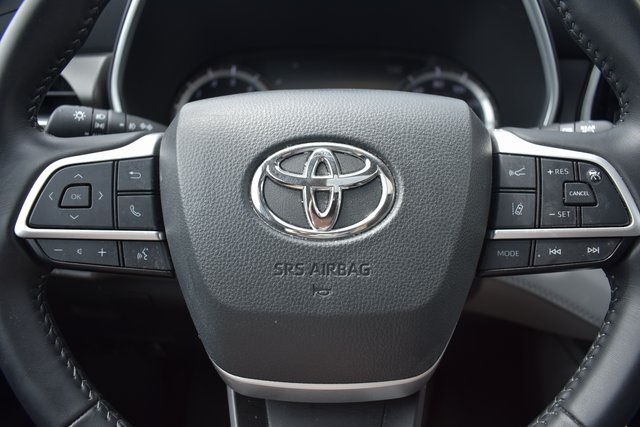 2024 Toyota Highlander XLE photo 19