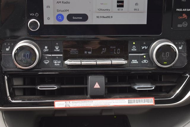 2024 Toyota Highlander XLE photo 27
