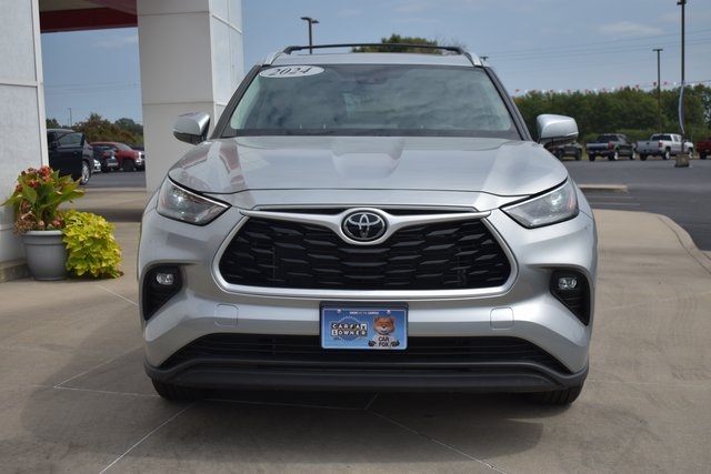 2024 Toyota Highlander XLE photo 3