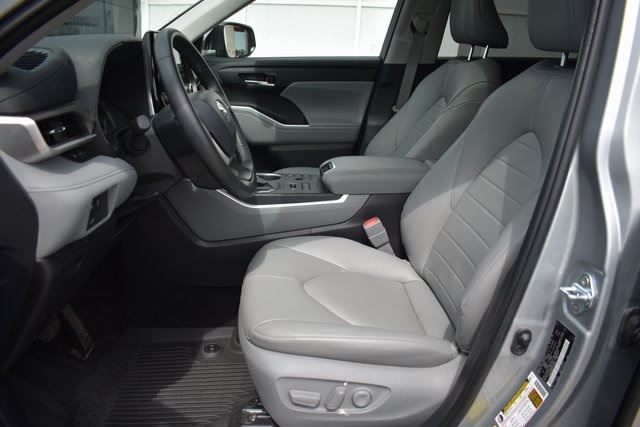 2024 Toyota Highlander XLE photo 9