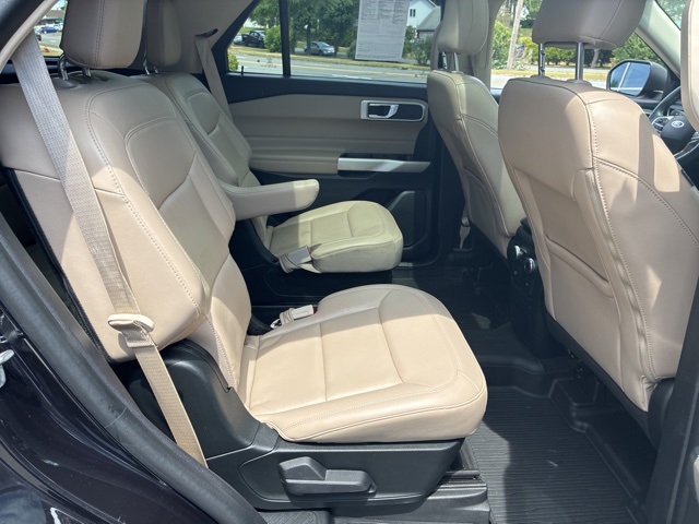 2022 Agate Black Metallic Ford Explorer XLT 4X4 SUV