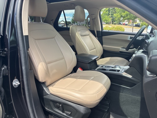 2022 Agate Black Metallic Ford Explorer XLT 4X4 SUV