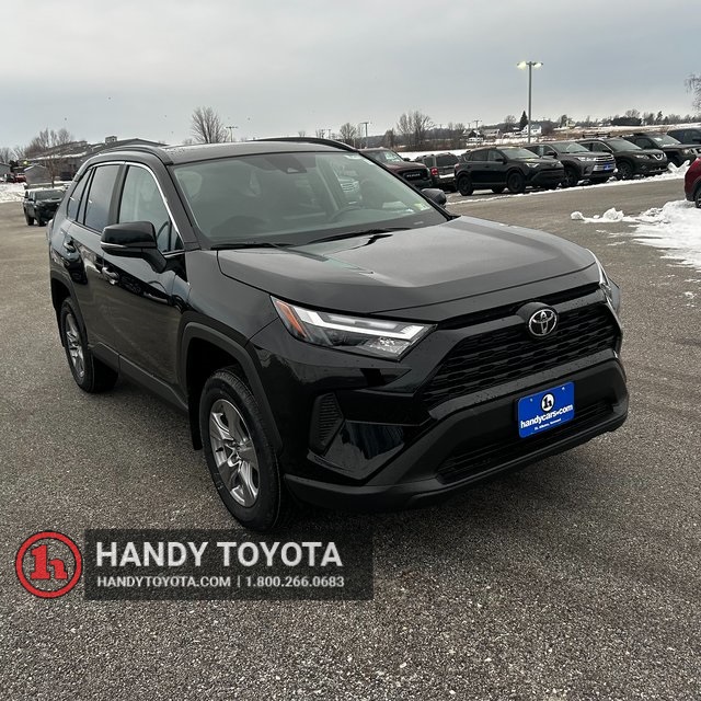 2025 Toyota RAV4 XLE's photo