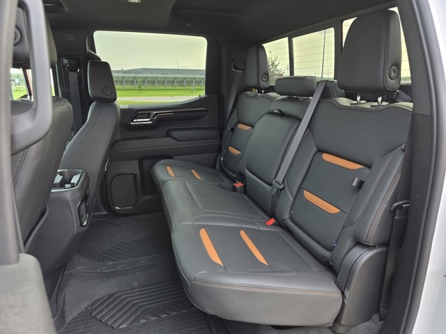 2024 GMC Sierra 1500 4WD Crew Cab Short Box AT4