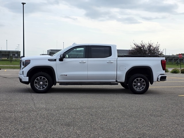 2024 GMC Sierra 1500 4WD Crew Cab Short Box AT4
