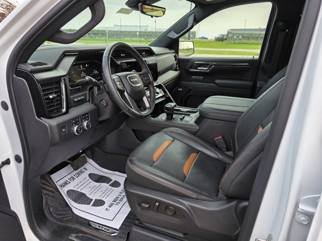 2024 GMC Sierra 1500 4WD Crew Cab Short Box AT4