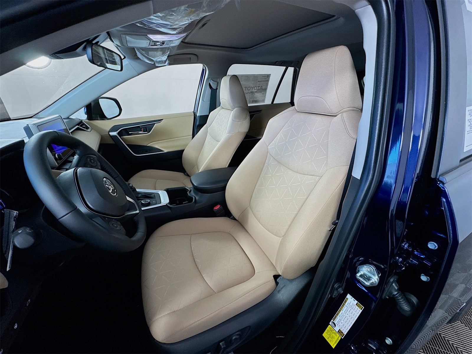 2025 Toyota RAV4 Hybrid XLE photo 11
