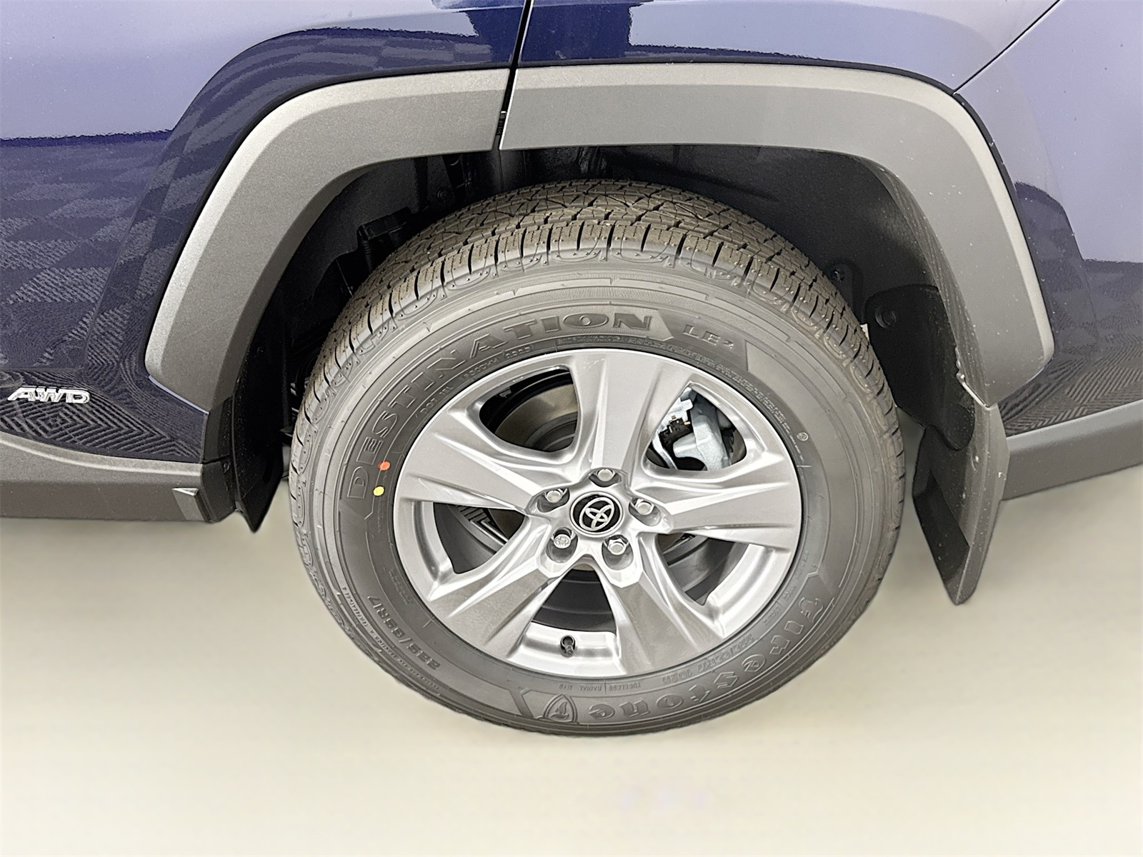 2025 Toyota RAV4 Hybrid XLE photo 16