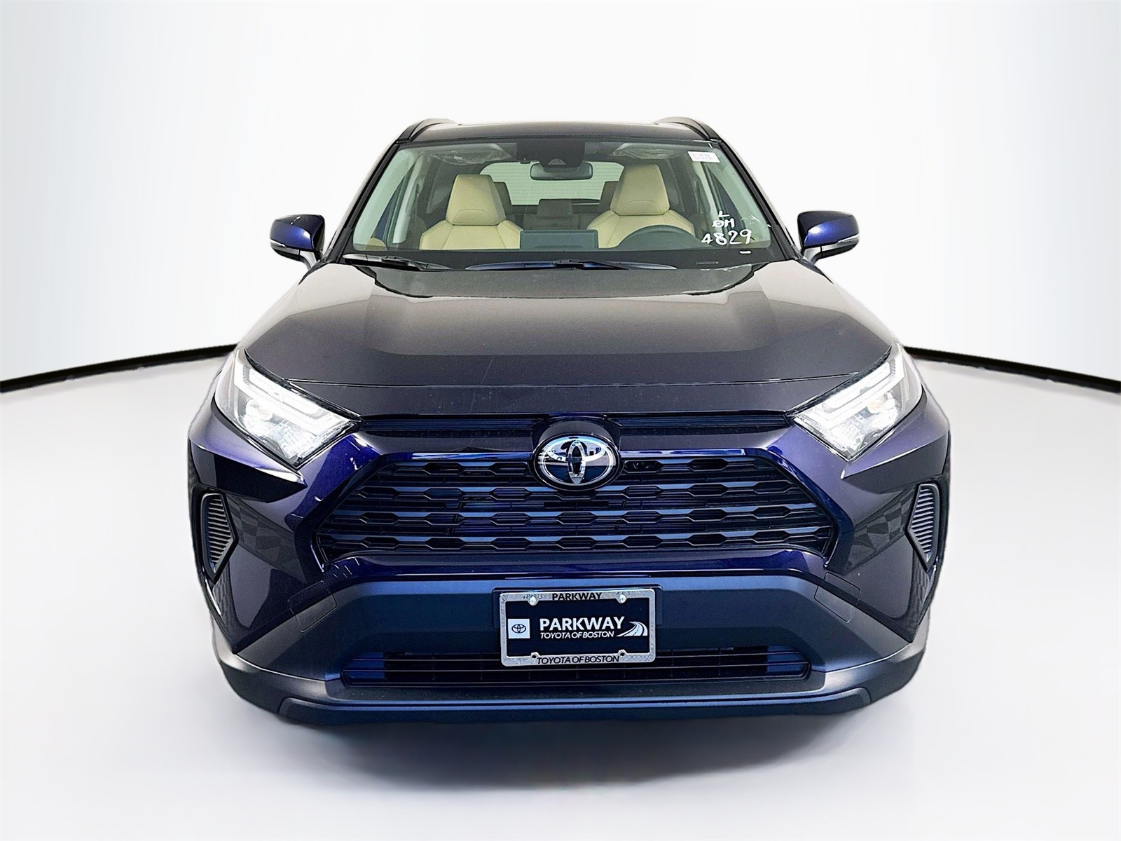 2025 Toyota RAV4 Hybrid XLE photo 2