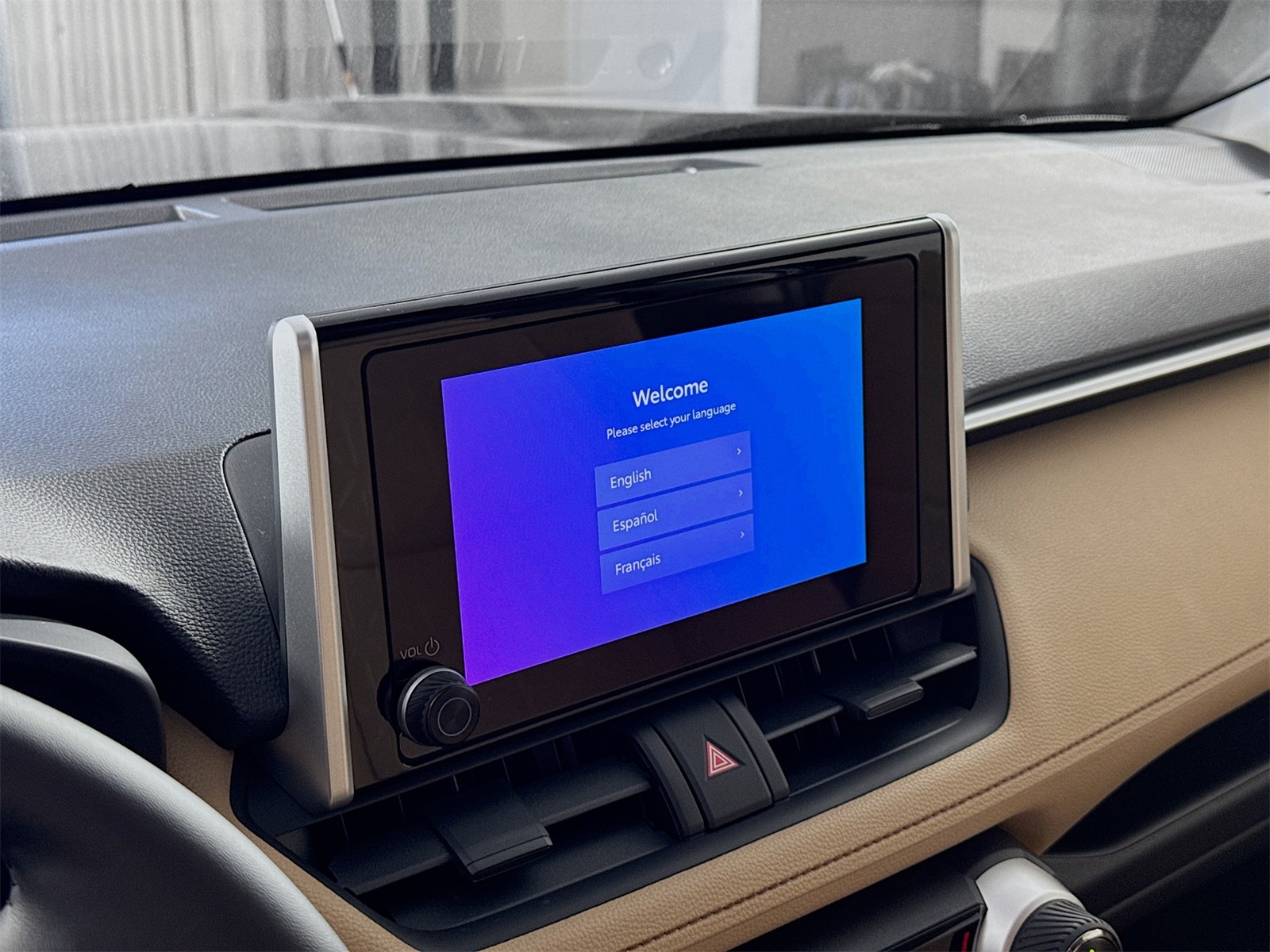 2025 Toyota RAV4 Hybrid XLE photo 8