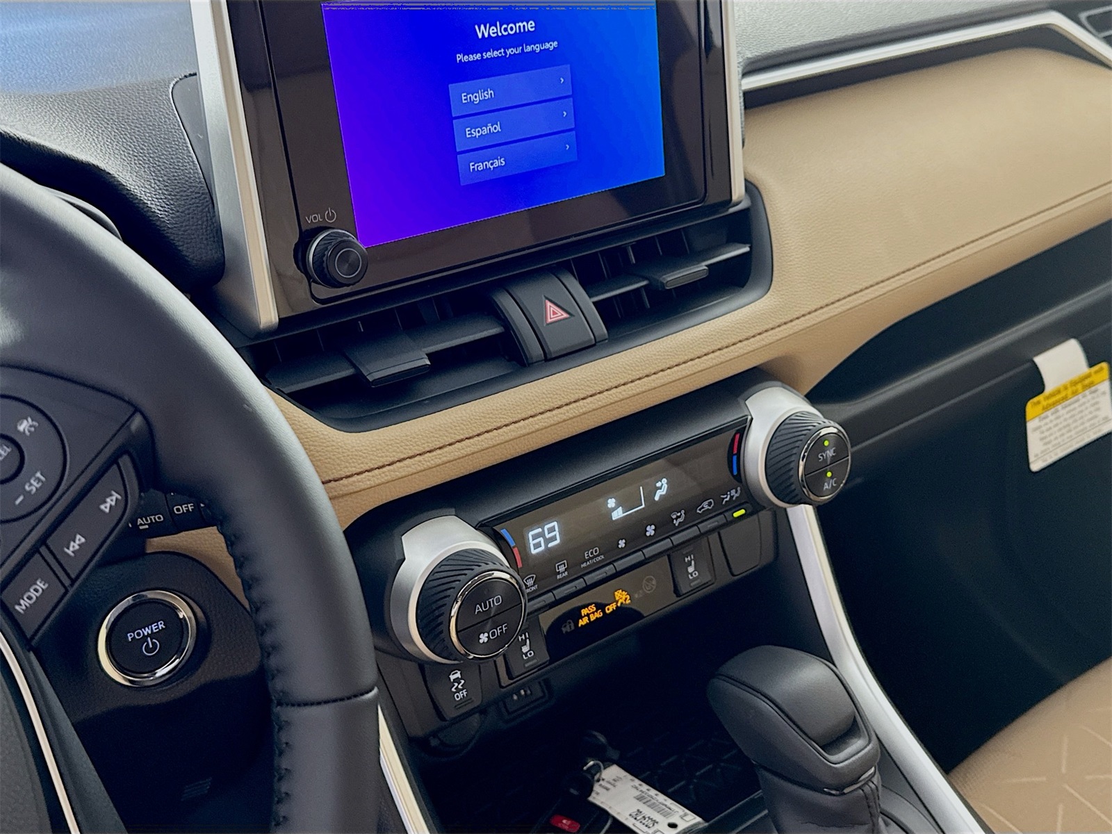 2025 Toyota RAV4 Hybrid XLE photo 9