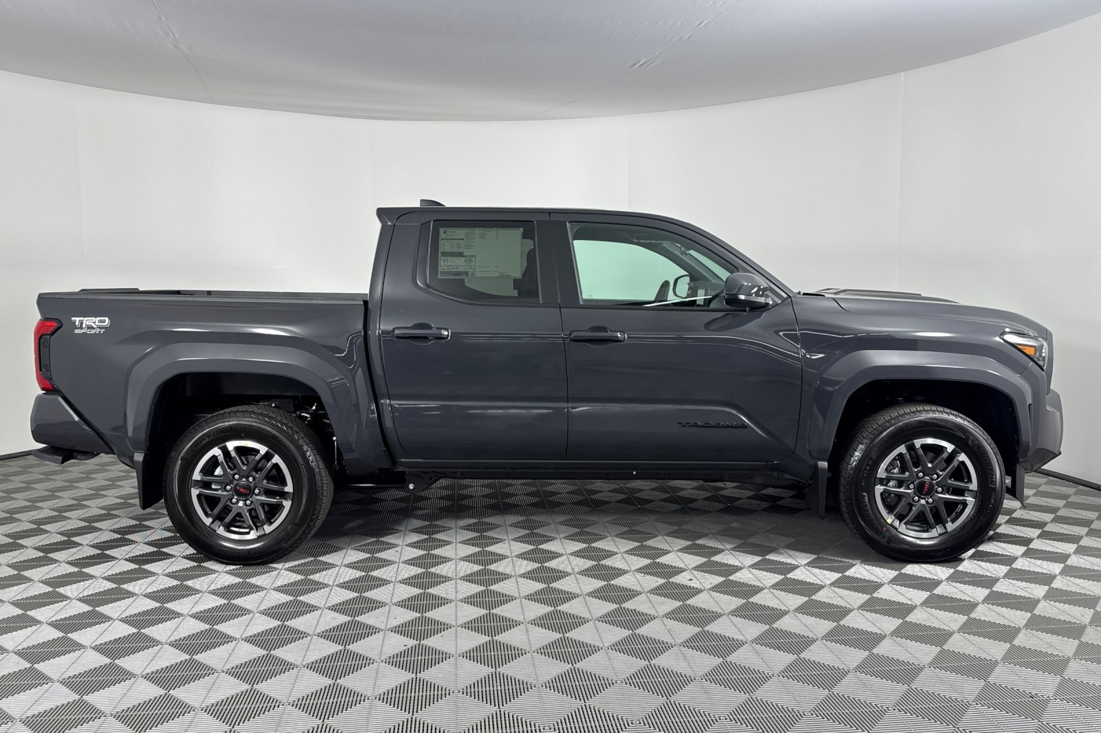 2025 Toyota Tacoma TRD Sport Double Cab photo 3