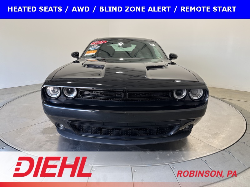 2022 Dodge Challenger SXT AWD photo 2