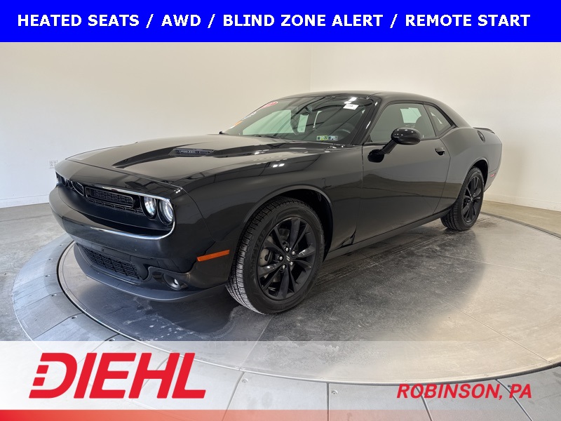 2022 Dodge Challenger SXT AWD photo 3