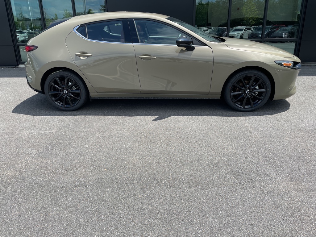 2025 Mazda Mazda3 Hatchback 2.5 Carbon Turbo photo 3