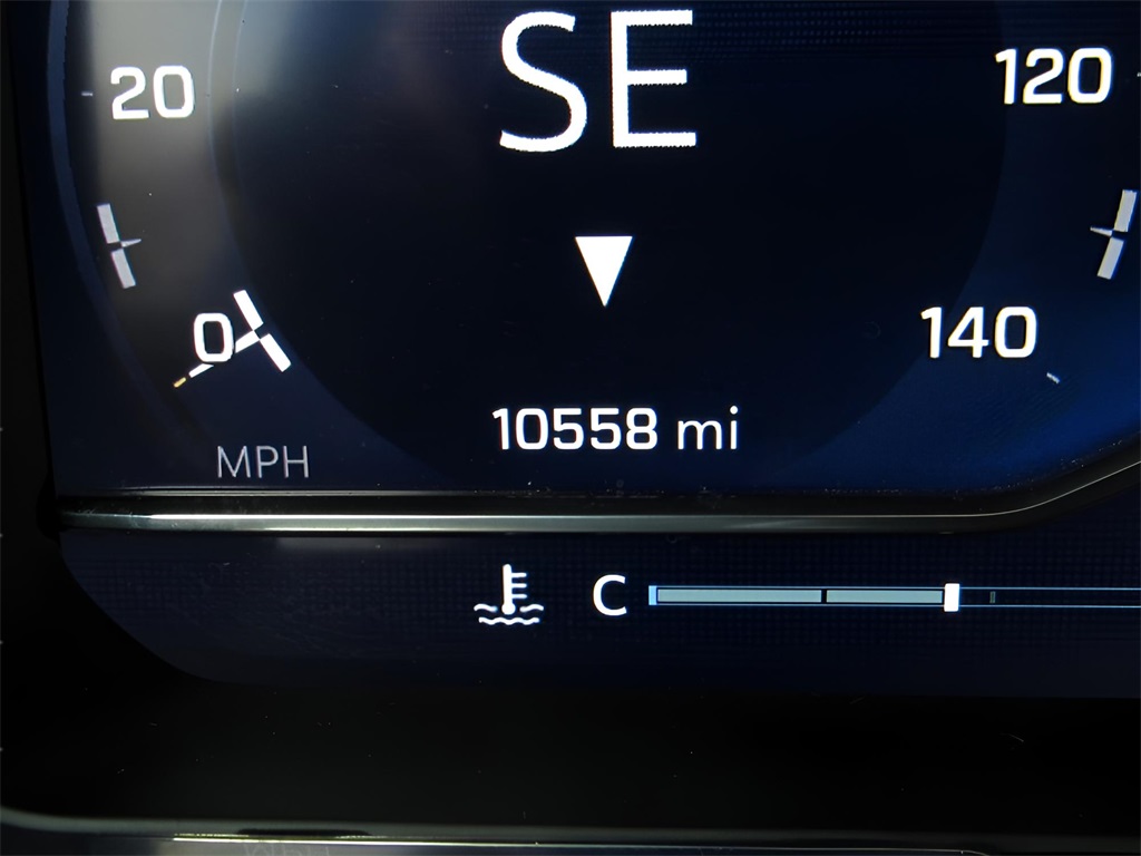 2025 Chevrolet Silverado 1500 LT photo 3