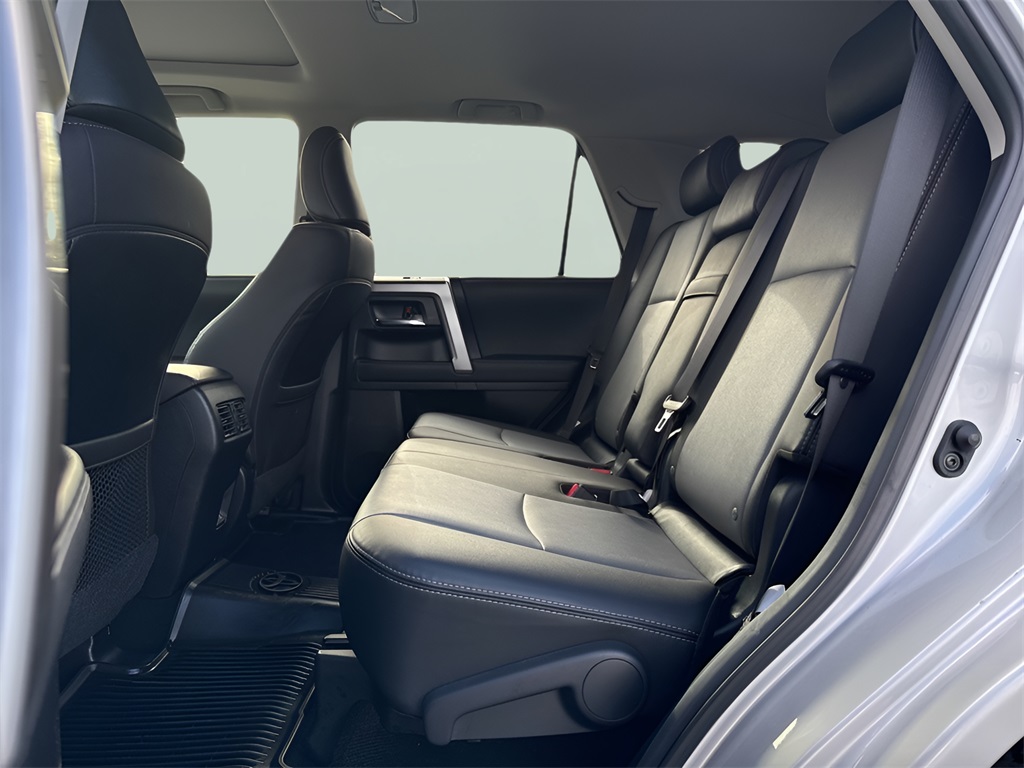 2022 Toyota 4Runner SR5 Premium 4WD photo 2