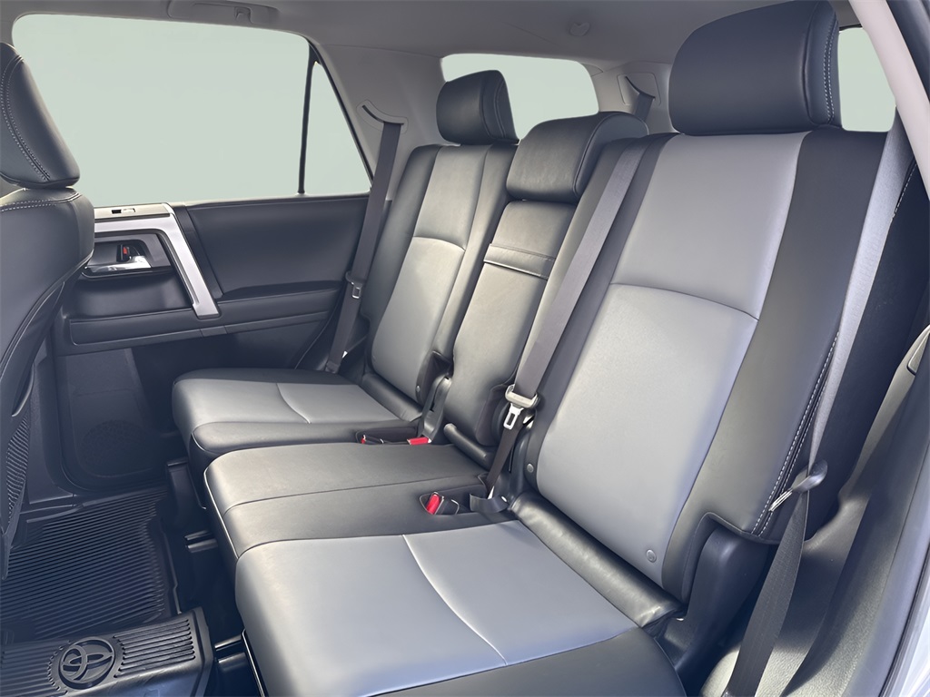 2022 Toyota 4Runner SR5 Premium 4WD photo 3