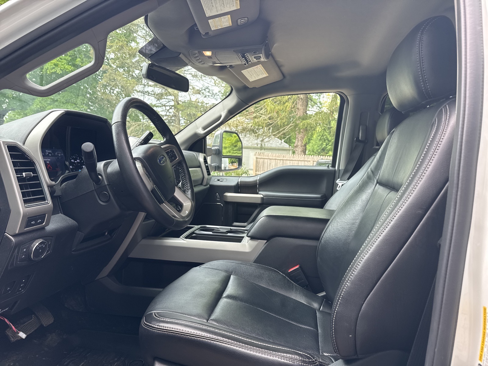 2020 White Ford Super Duty F-350 SRW Lariat 4X4 Truck