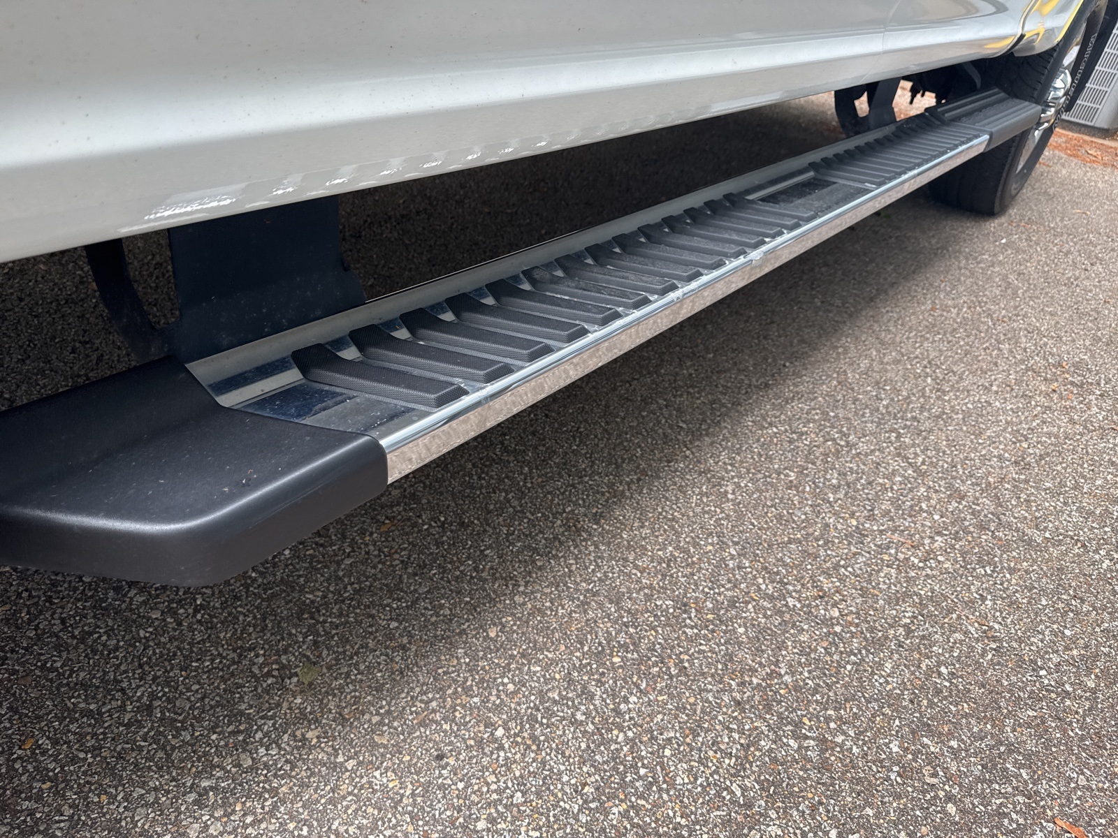 2020 White Ford Super Duty F-350 SRW Lariat 4X4 Truck