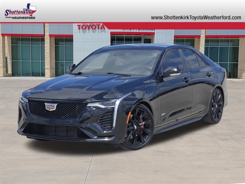 2022 Cadillac CT4 V-Series's photo