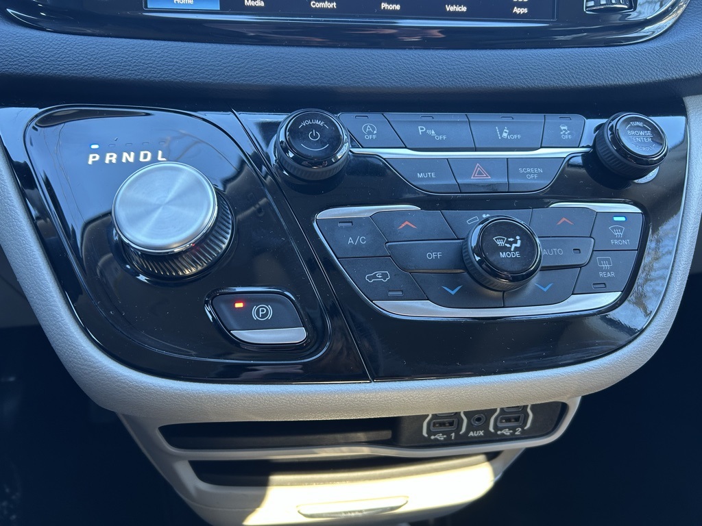 used 2023 Chrysler Pacifica car, priced at $25,712