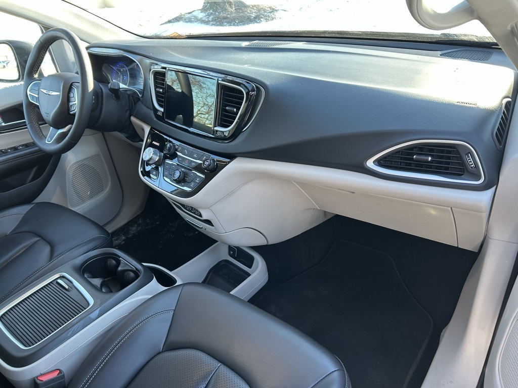 used 2023 Chrysler Pacifica car, priced at $25,712