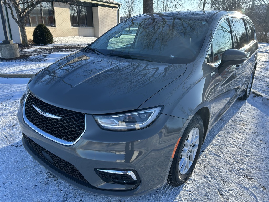 used 2023 Chrysler Pacifica car, priced at $25,712