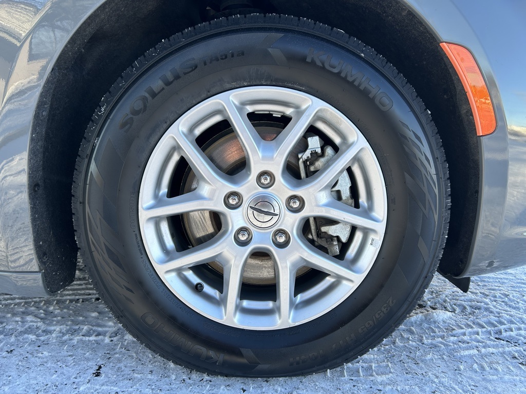 used 2023 Chrysler Pacifica car, priced at $25,712